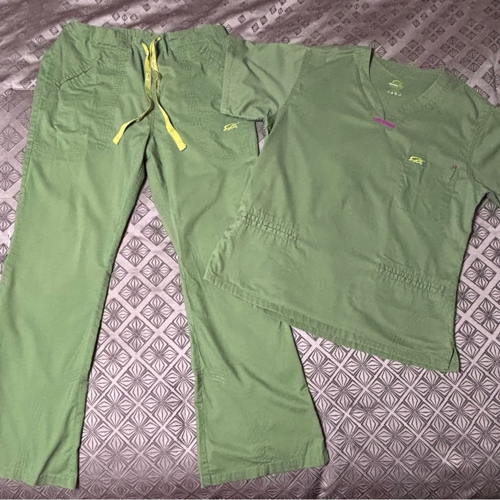 Iguana Workwear Scrub Set